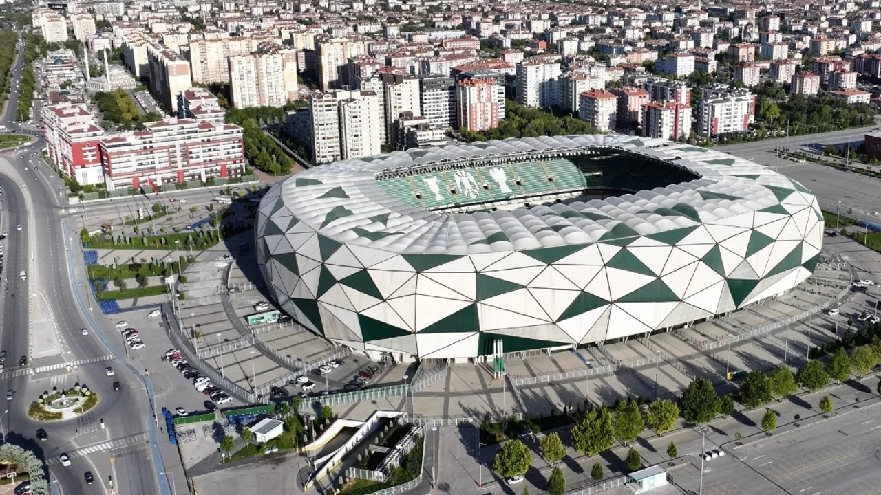 Konya Stadyumu Türkiye-İspanya maçına hazırlanıyor