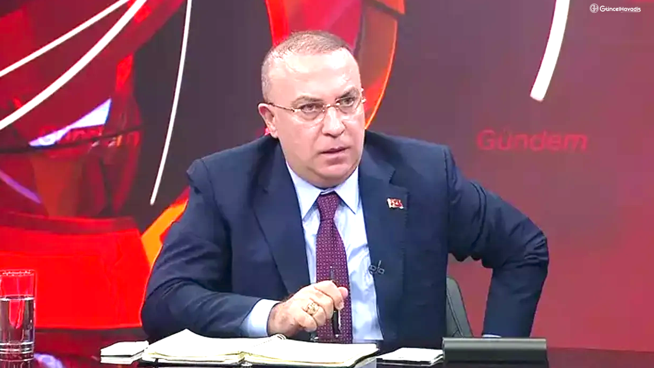 Türkiye Cumhuriyeti, gökyüzündeki ay ile yıldızın yeryüzündeki şehit kanlarıyla vuslat aydınlığıdır