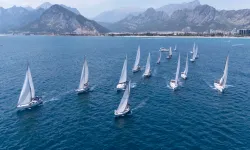 Antalya Körfezi'nde heyecan dolu yarış