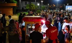 Bursa Gemlik’te yaz akşamlarına açık hava sinema keyfi