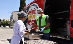 Büyükşehir’in mobil ikram araçları vatandaşın yanında