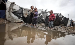 Gazze'de yağış felaketi: On binlerce çadır sular altında