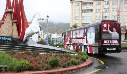 Başkan Rasim Arı, Nevşehir Belediyesi SK otobüsünü kullandı