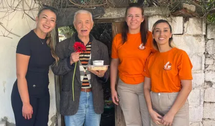Dünya Yaşlılar Günü’nde gençlerden anlamlı ziyaretler