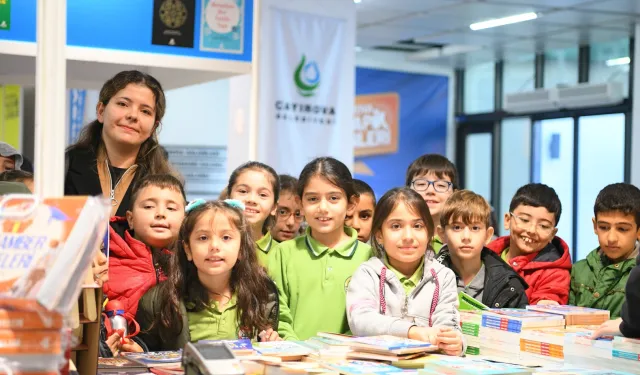 Koceli Çayırovalı minikler, kitap günlerinde bir araya geldi