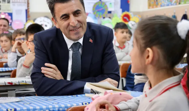 Bielcik Valisi Aygöl haftaya okul ziyaretleriyle başladı
