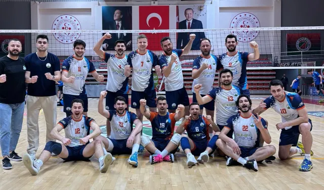 Bursa Osmangazi Belediyespor Erkekler Voleybol 2. Ligi’ne yükseldi