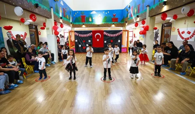 Minikler 23 Nisan'ı eğlenceli kutladı