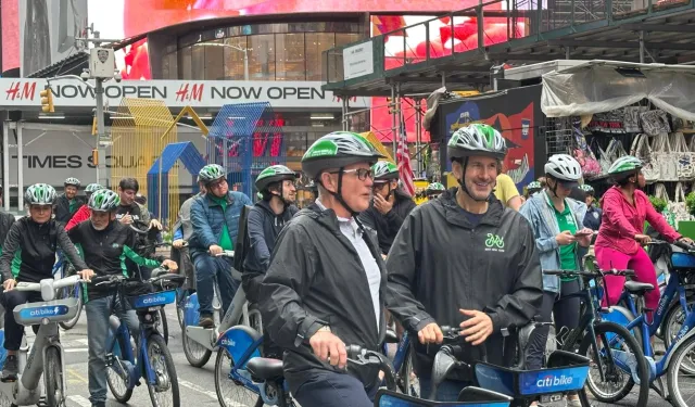 New York'ta Car Free Earth Day başladı! 54 sokak trafiğe kapatıldı!