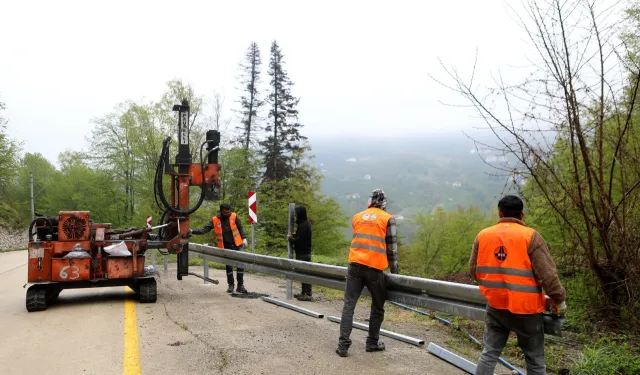 Sakarya Taşyatak’ta çelik bariyer montajı tamam