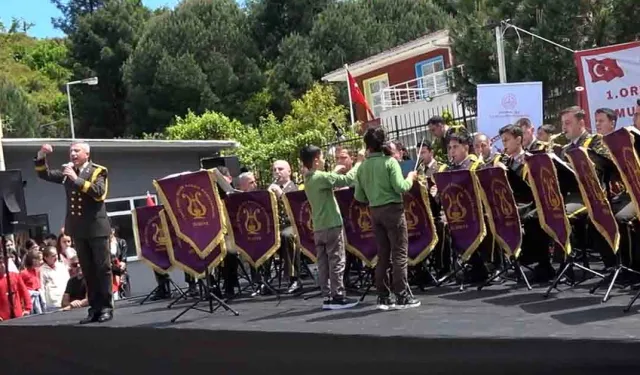 'Enstrümansız Okul Kalmasın' Projesi'nde unutulmaz performans