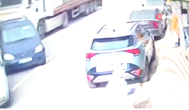 Pendik'te tır dehşeti: 5 araca çarptı!