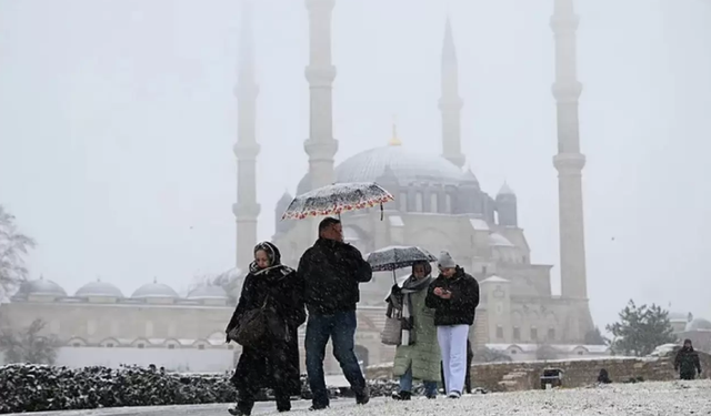 İstanbul’a kar sürprizi! Meteoroloji gün verdi, 60 il beyaz esaret altında