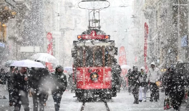 Meteoroloji ve AKOM'dan uyarılar peş peşe geldi! Kar yağışı İstanbul'a geliyor!