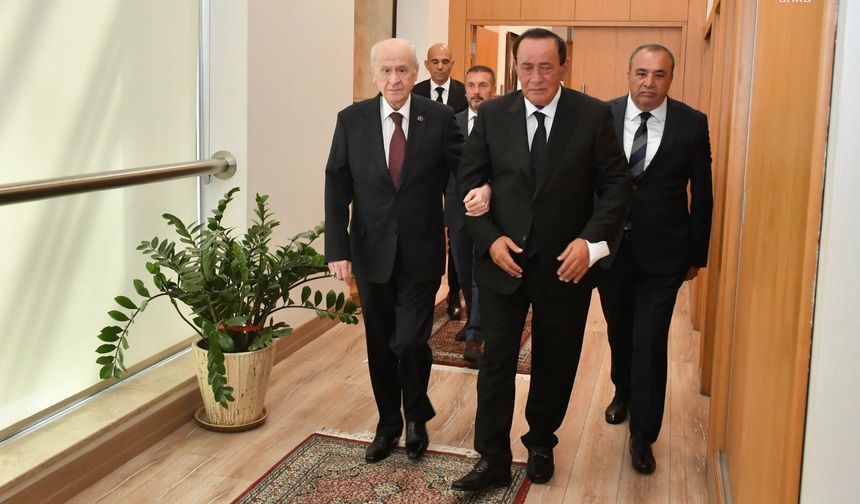 Bahçeli ve Çakıcı buluştu: Kol kola görüntüler dikkat çekti!