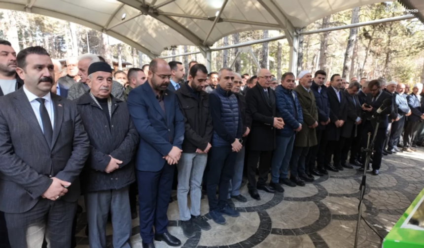 MHP Eski Genel Başkan Yardımcısı Ziya Yılmazbilen’in babası Hacı Ali Yılmazbilen son yolculuğuna uğurlandı
