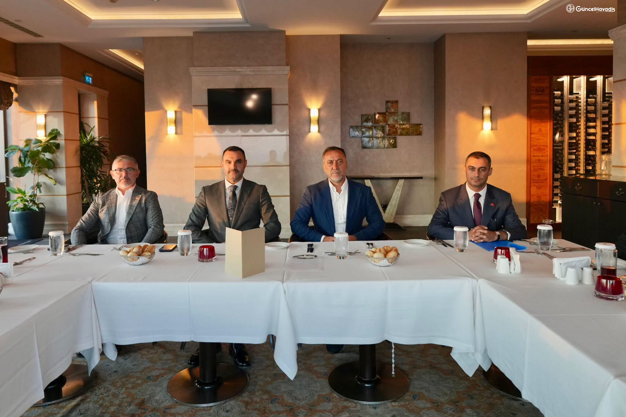 İstanbul’da Üç Hilal Rüzgârı: İlçe Başkanları Pendik’te Buluştu